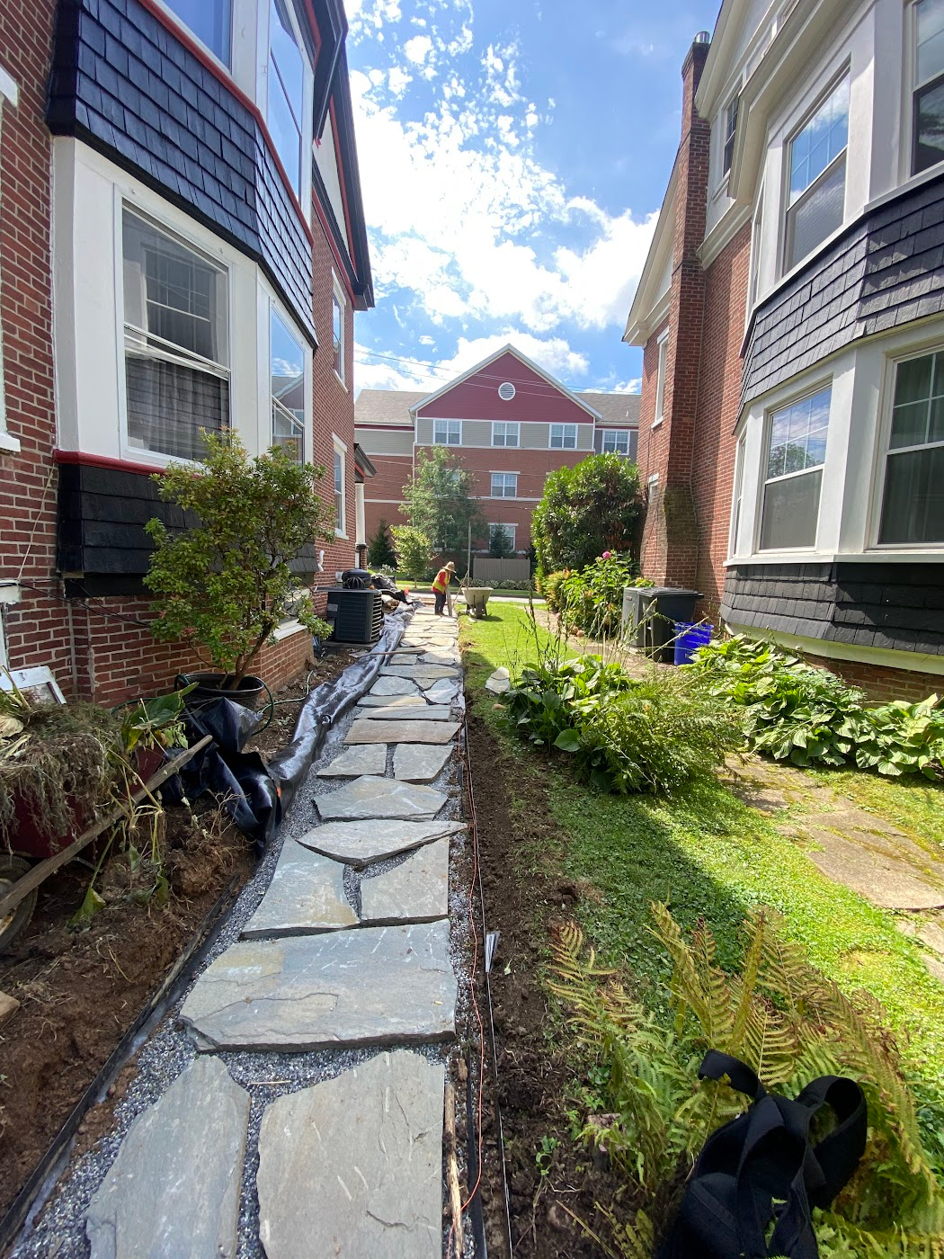Hardscaping Chester County. Retaining walls, building patio, fire pits, outdoor kitchens.